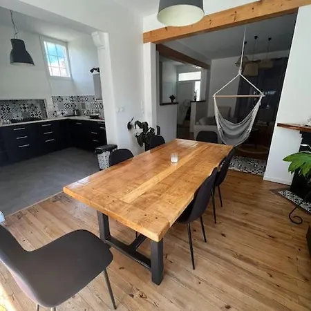 Maison De